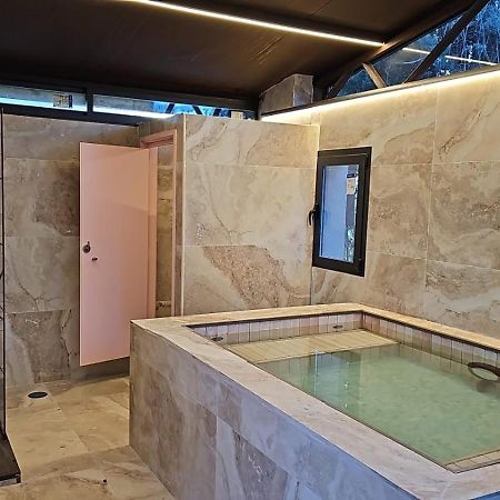Chinchón Hearts & Ponies Apartamentos Con Piscinas Privadas Cerca De La Warner מראה חיצוני תמונה