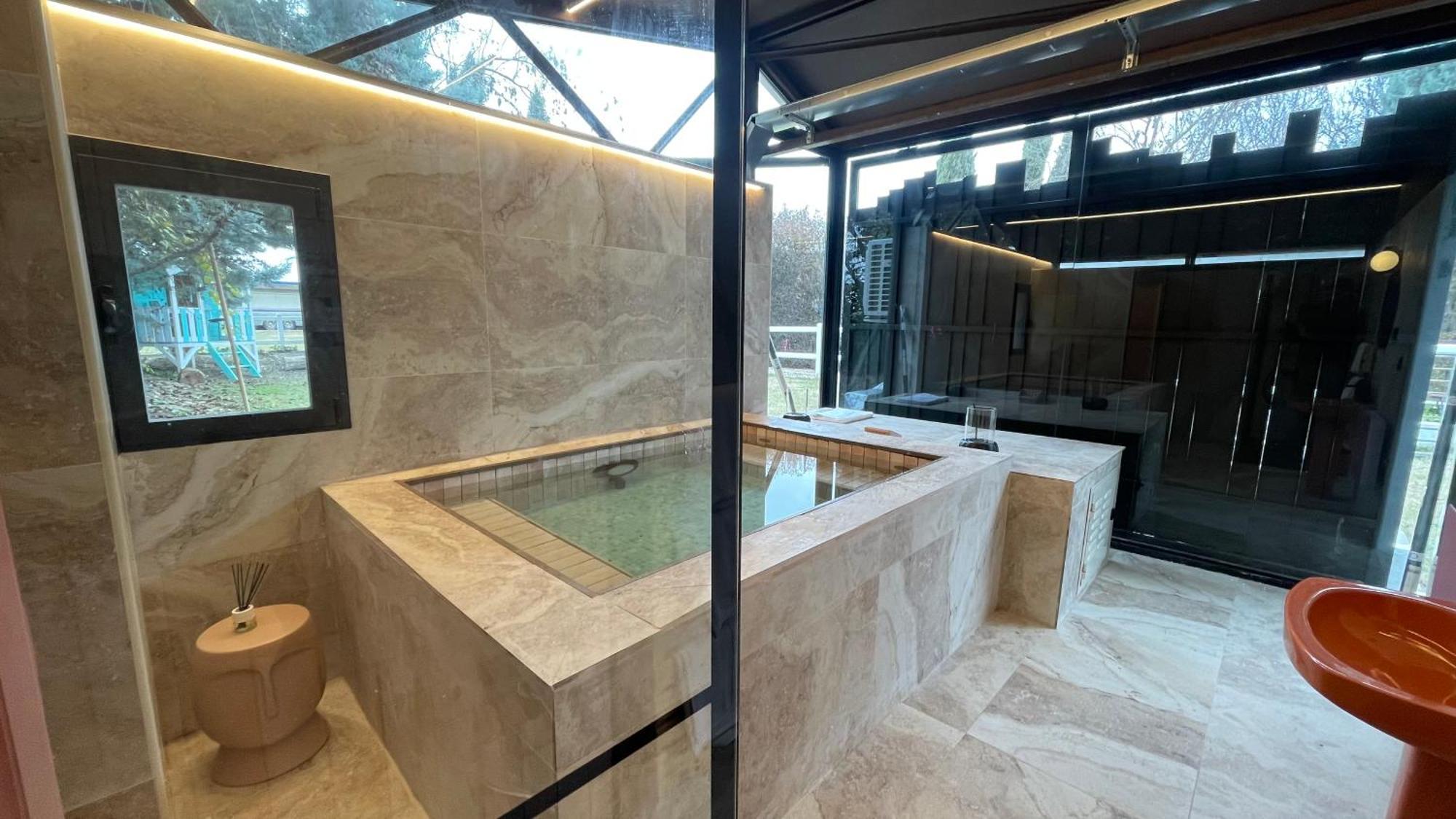 Chinchón Hearts & Ponies Apartamentos Con Piscinas Privadas Cerca De La Warner מראה חיצוני תמונה