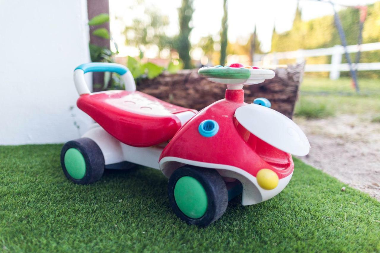 Chinchón Hearts & Ponies Apartamentos Con Piscinas Privadas Cerca De La Warner מראה חיצוני תמונה