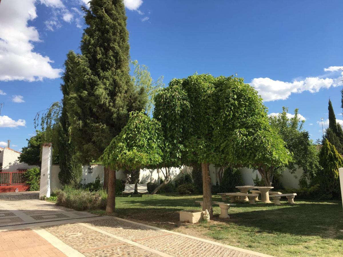 Chinchón Hearts & Ponies Apartamentos Con Piscinas Privadas Cerca De La Warner מראה חיצוני תמונה